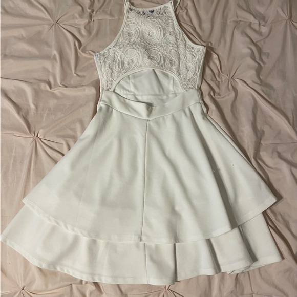 White XS womens lined sleeveless dress. Lace open back. Side zipper - Picture 2 of 9